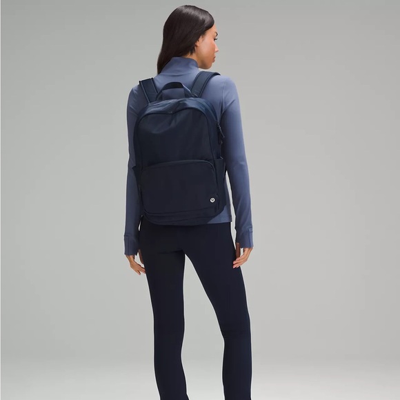 Lululemon Everywhere Backpack 22L- True Navy